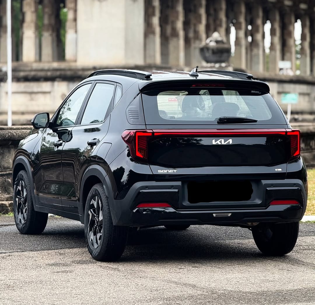 KIA Sonet X-Line 1.0 Turbo Petrol DCT - Image 3